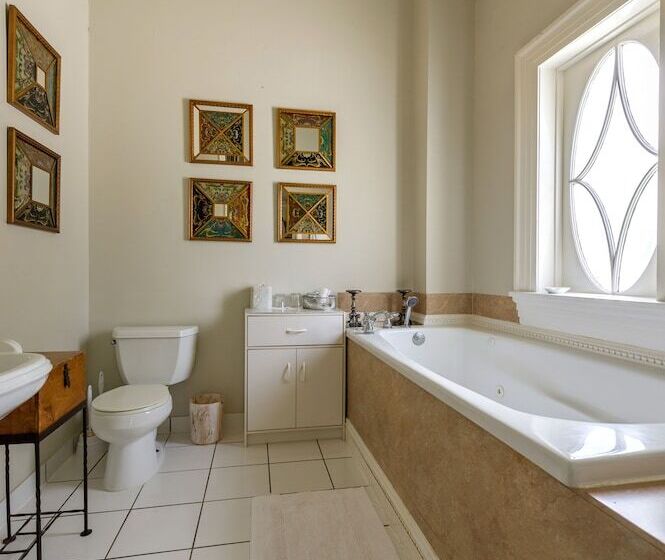 标准间, Historic Michabelle Inn