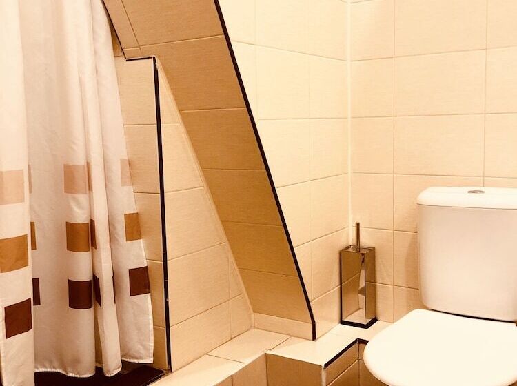 Номер Economy, Inside Transit