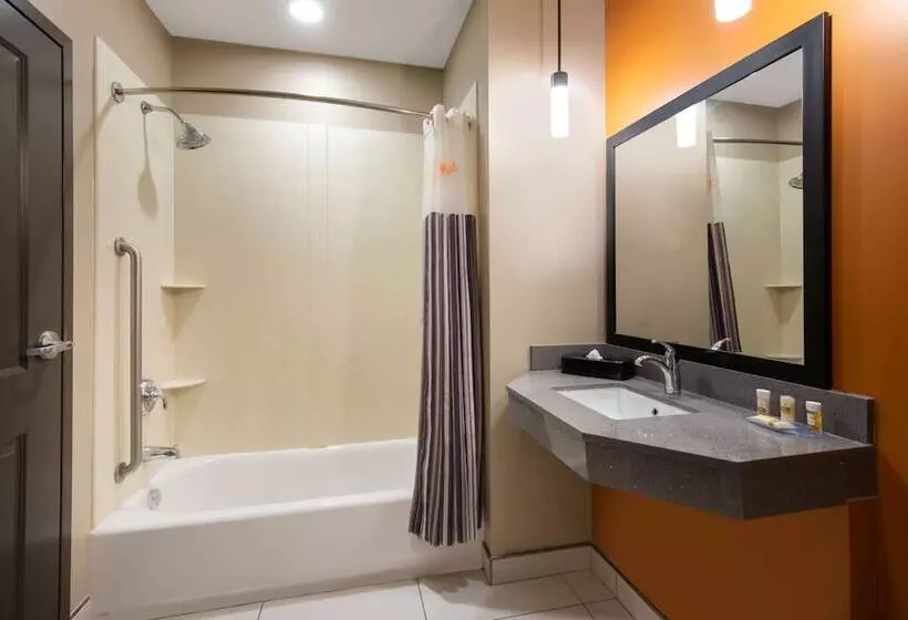 キングサイズベッドのスイートルーム, La Quinta By Wyndham Harrisburg Hershey