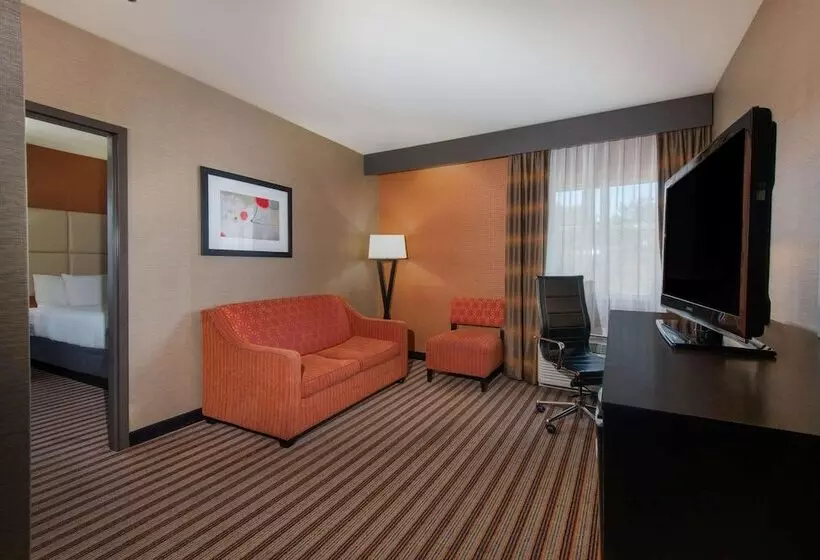 キングサイズベッドのスイートルーム, La Quinta By Wyndham Harrisburg Hershey