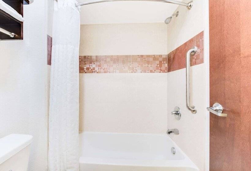 Люкс 2 Спальни, Super 8 By Wyndham Cotulla Tx