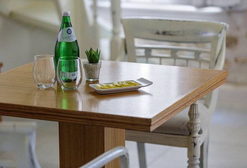 サイドシービュースイート, Thalassa Boutique