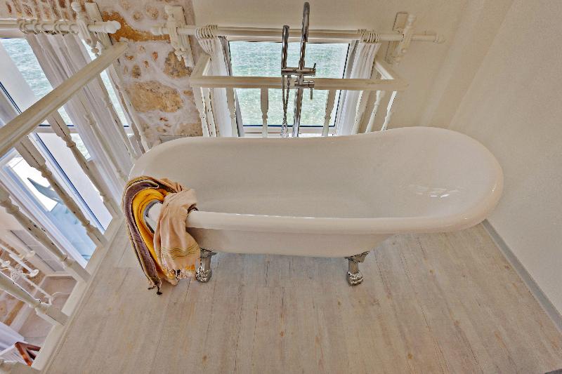 オーシャンビュースイート, Thalassa Boutique