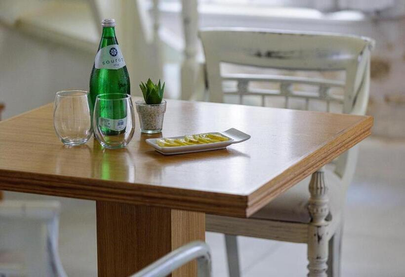 サイドシービュースイート, Thalassa Boutique