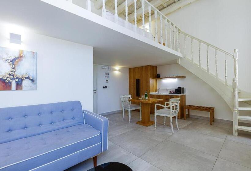 サイドシービュースイート, Thalassa Boutique