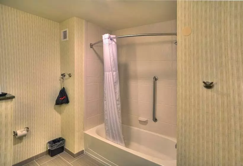 デラックスルーム, The Hotel Warner