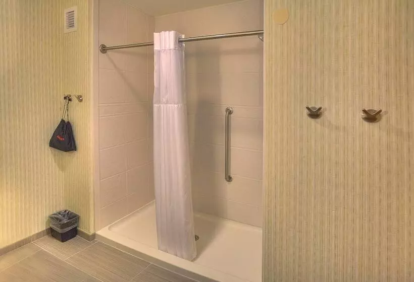 デラックスルーム, The Hotel Warner