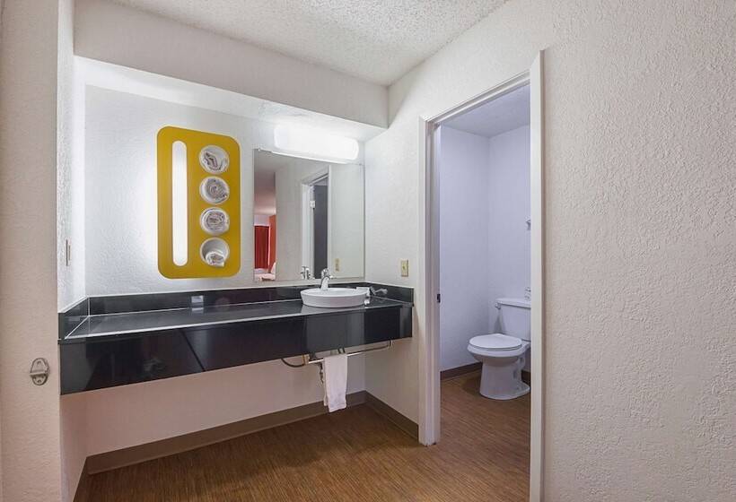 带2个双人床的标准工作室, Motel 6boerne, Tx