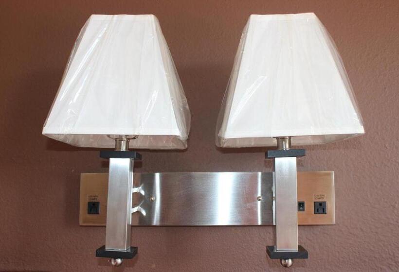 غرفه قياسيه سريرين مزدوجين, Travel Inn Omaha