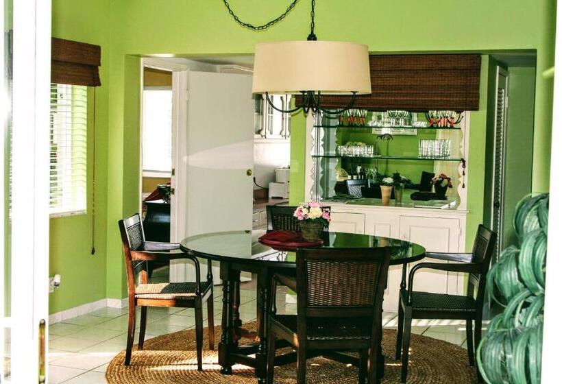 2-Bedroom Classic Apartment, Villa Venezia