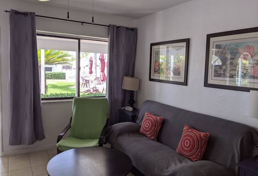 شقة غرفة واحدة, Breakaway Inn