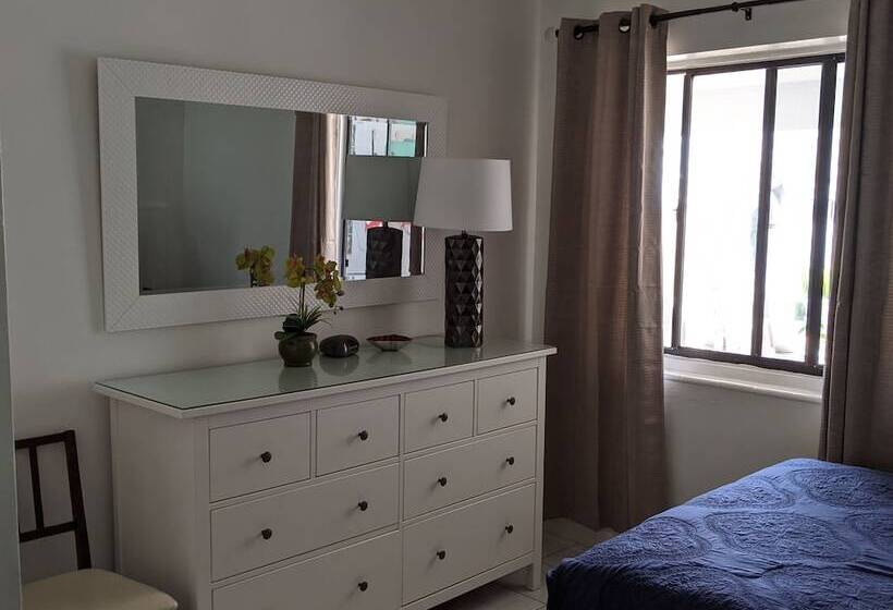 شقة غرفة واحدة, Breakaway Inn