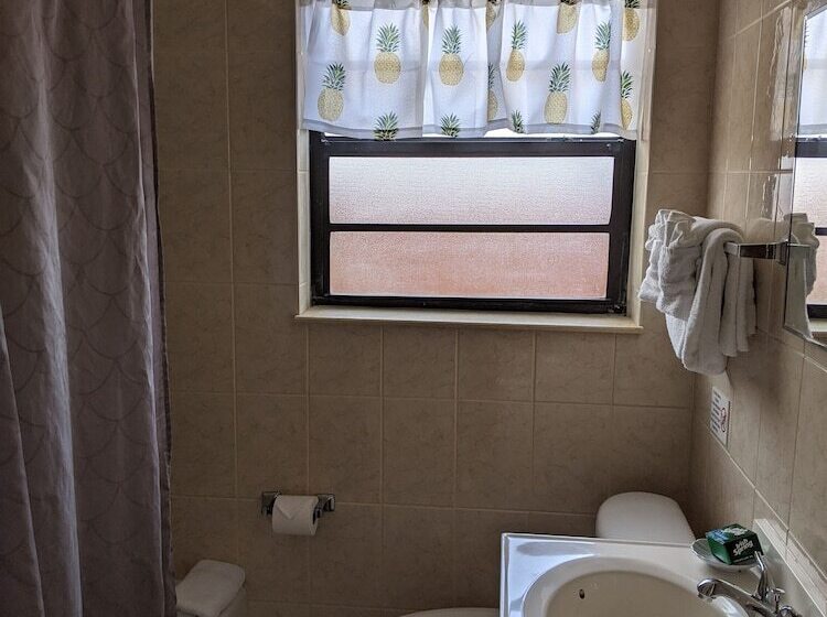 شقة غرفة واحدة, Breakaway Inn