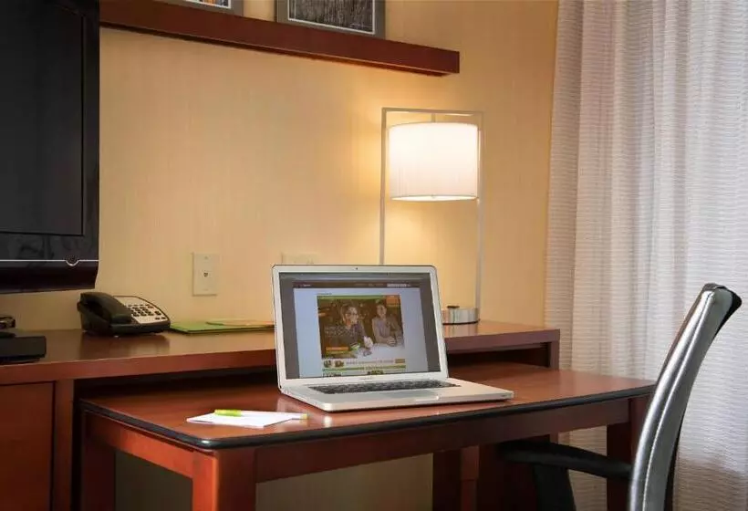 اتاق استاندارد با تخت بزرگ, Courtyard By Marriott Hanover Lebanon