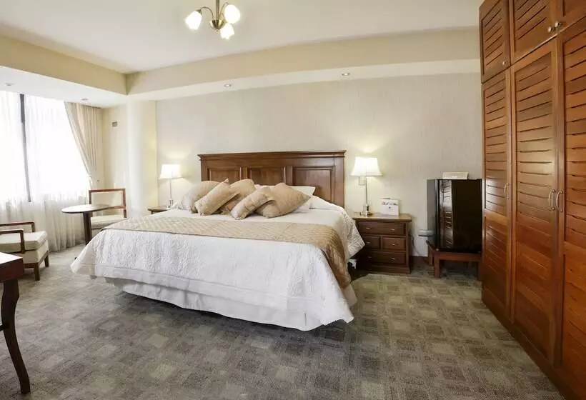 اتاق اجرایی, Gran Hotel Toloma