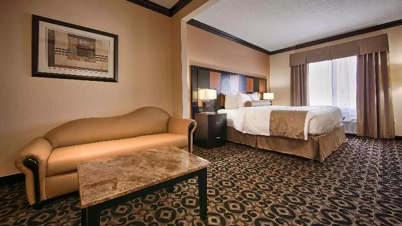 スイート, Best Western Plus Airport Inn & Suites