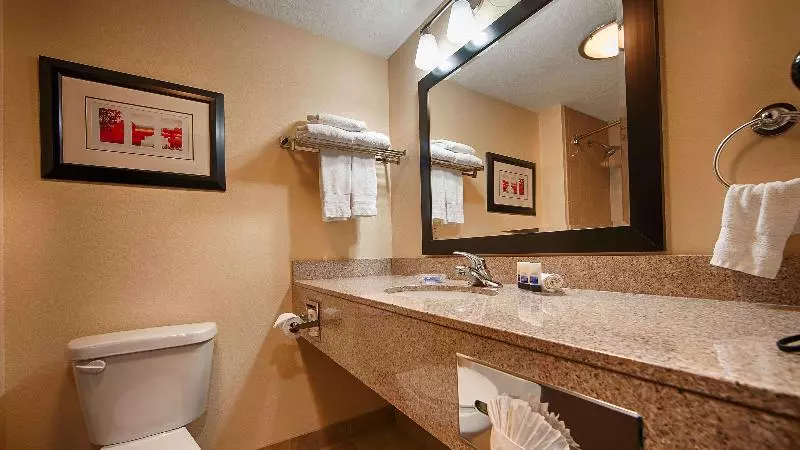 スイート, Best Western Plus Airport Inn & Suites