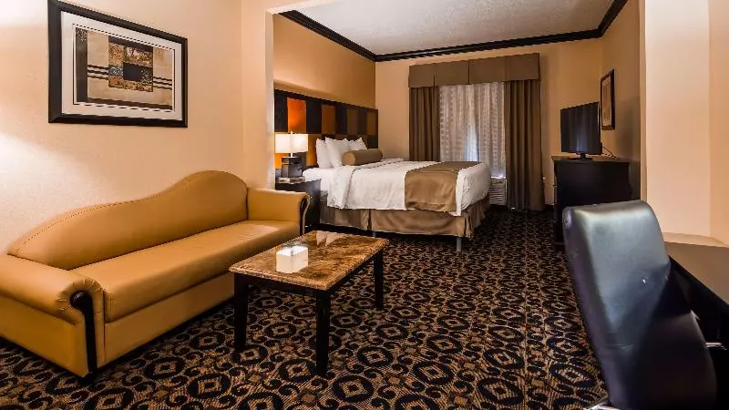 スイート, Best Western Plus Airport Inn & Suites