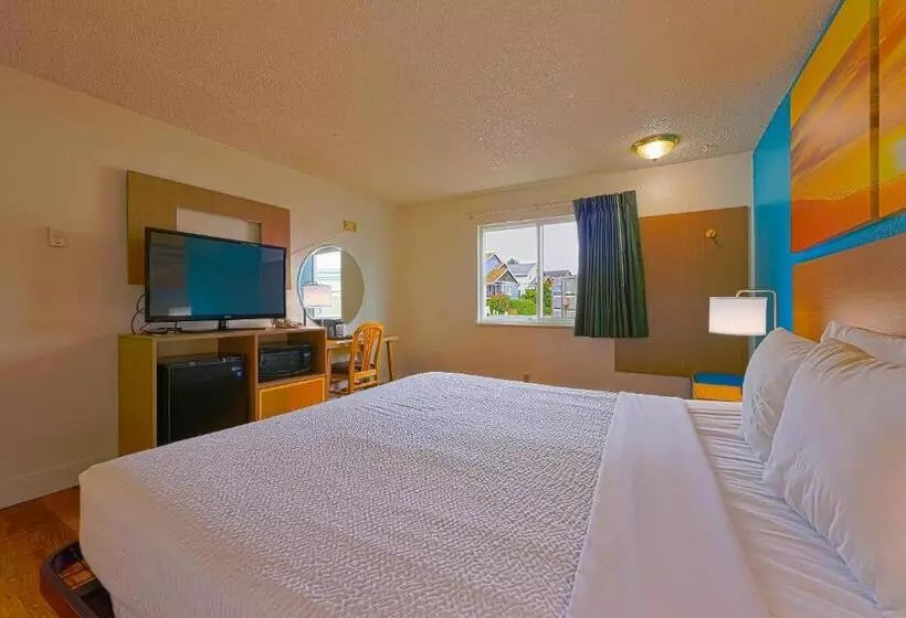 キングサイズベッドのスタンダードルーム, Coastal Inn By Oyo Lincoln City Oregon Coast Hwy