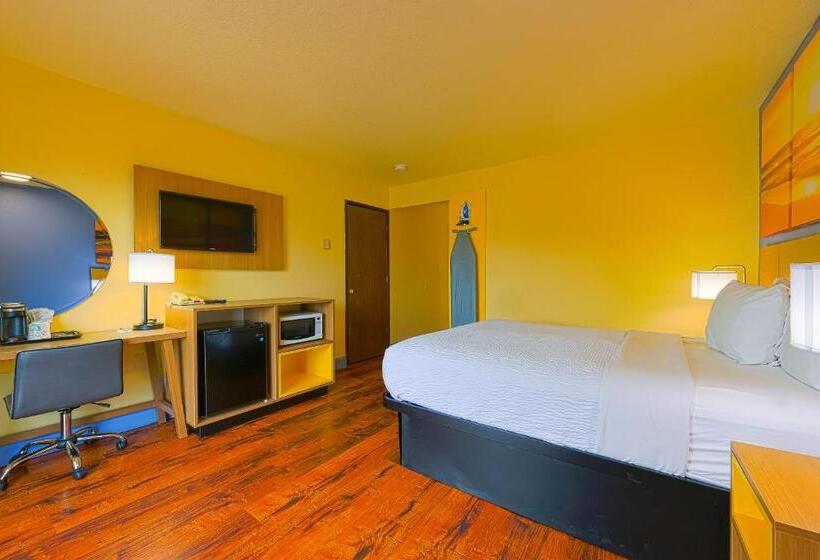 バルコニー付きスタンダードルーム, Coastal Inn By Oyo Lincoln City Oregon Coast Hwy