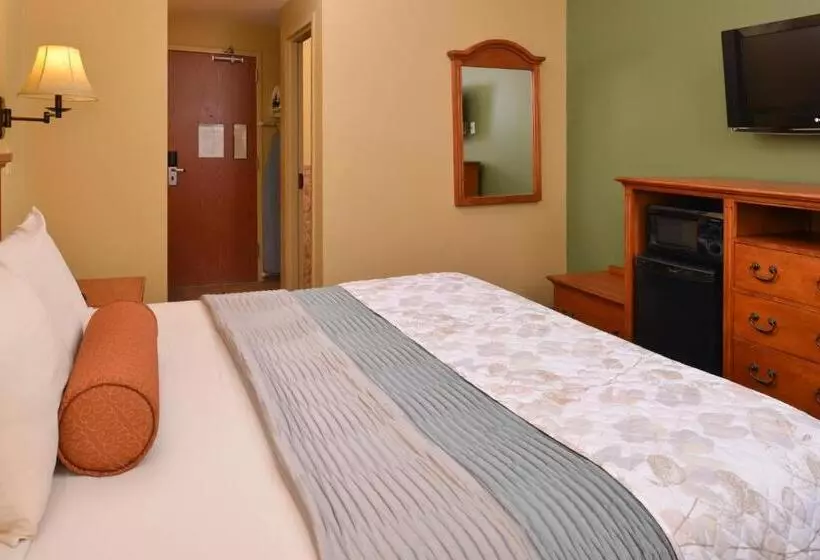 キングサイズベッドのスタンダードルーム, Country Hearth Inn & Suites Edwardsville