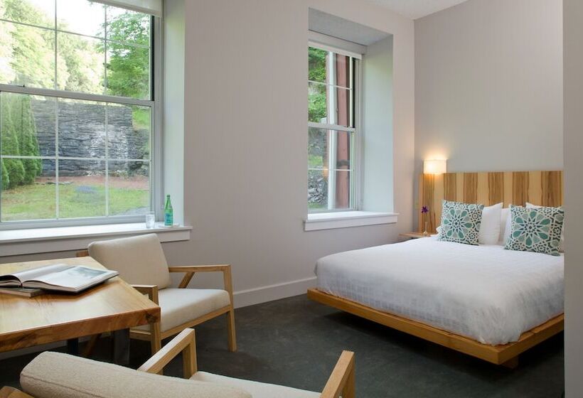 Номер Стандарт, Ledges