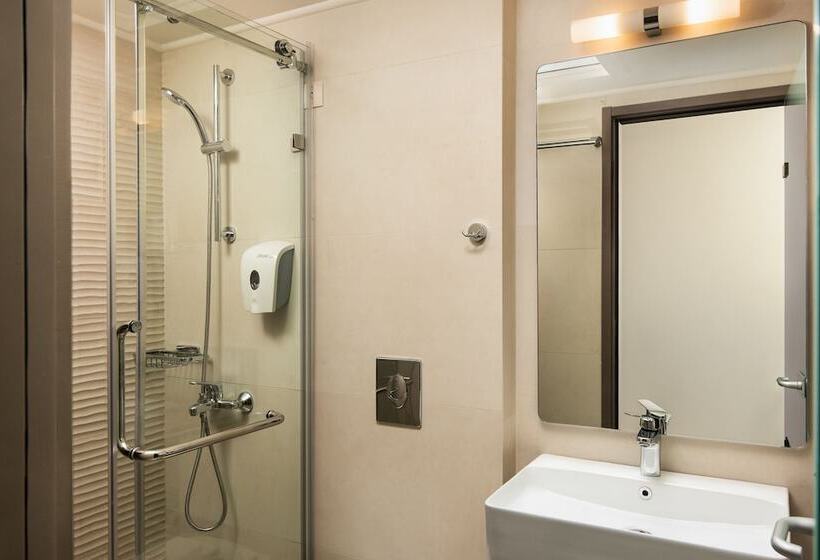 이코노미 룸, Royal Sun