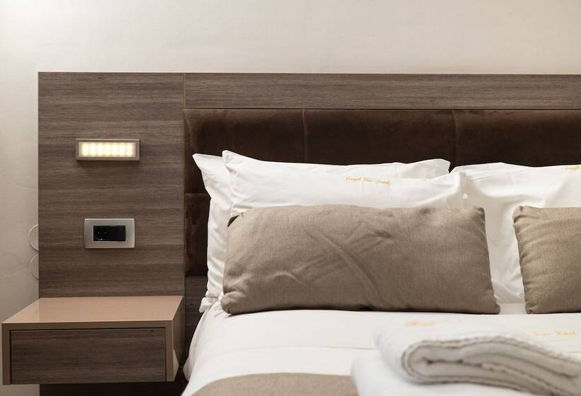 스탠다드 룸 바다 전망, Royal Sun