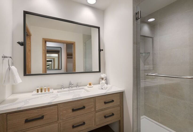 스탠다드 룸 2층 침대, The Snowpine Lodge