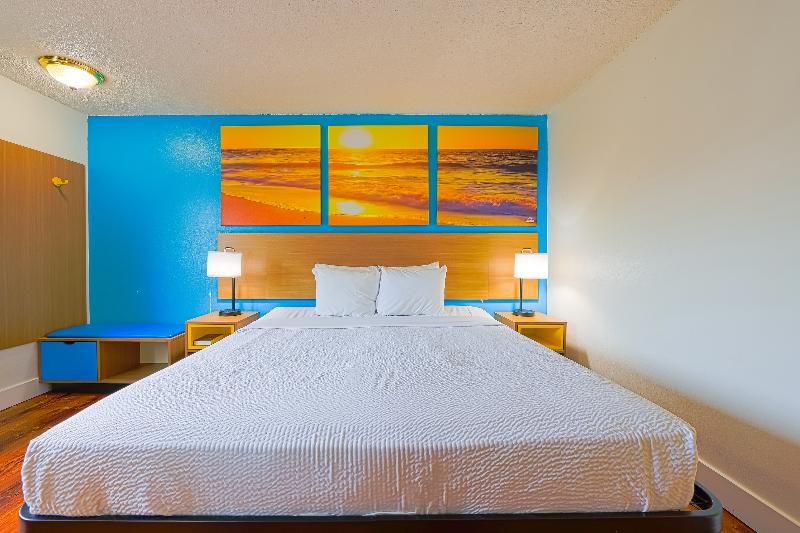 キングサイズベッドのスタンダードルーム, Coastal Inn By Oyo Lincoln City Oregon Coast Hwy