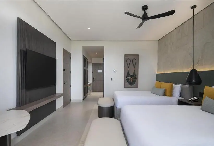 Standard-huone Queen-vuode, Golden Sands Oceanfront
