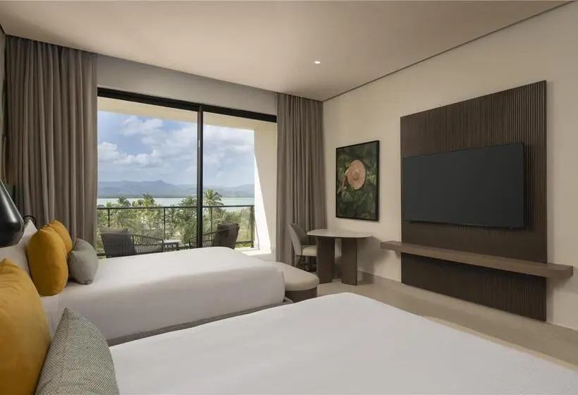 Standard-huone Queen-vuode, Golden Sands Oceanfront