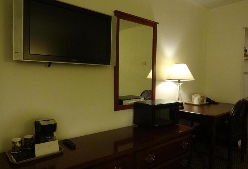 스탠다드 룸 더블 침대 2개, Gorham Motor Inn