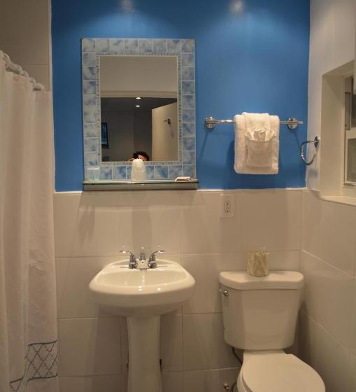 Bed in Shared Room, Snooze