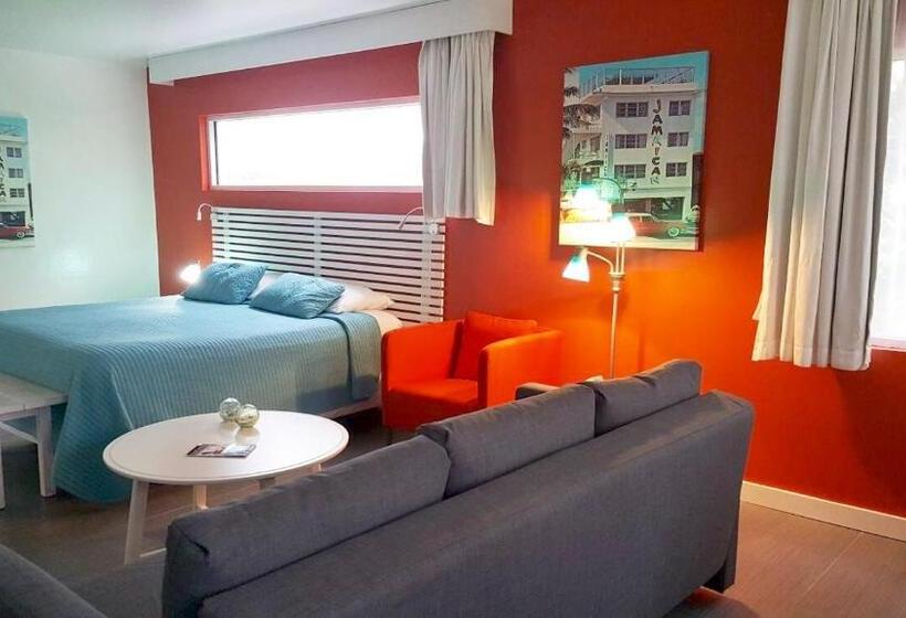 Superior Room King Size Bed, Snooze