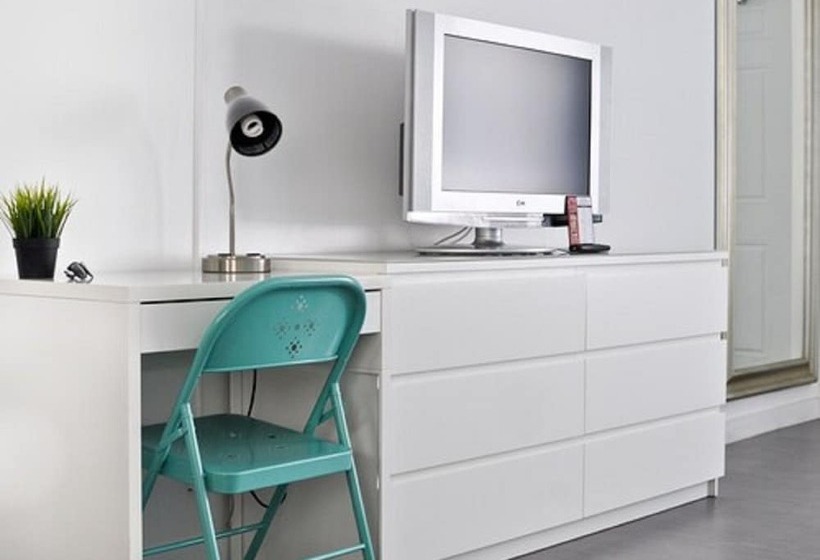 Deluxe Room King Size Bed, Snooze