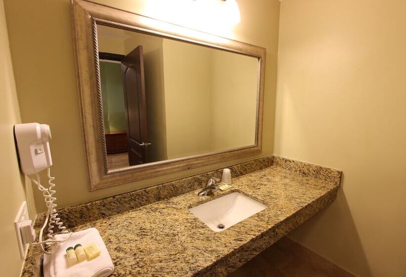 장애인용 주니어 스위트, Oceans Beach Resort & Suites