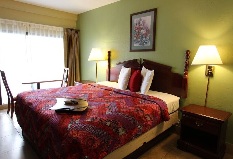 장애인을 위한 킹사이즈 침대 스탠다드 룸, Oceans Beach Resort & Suites