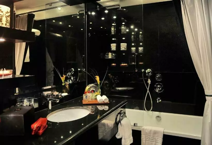 سوییت جونیور, Sun City Hotel   The Gabriel