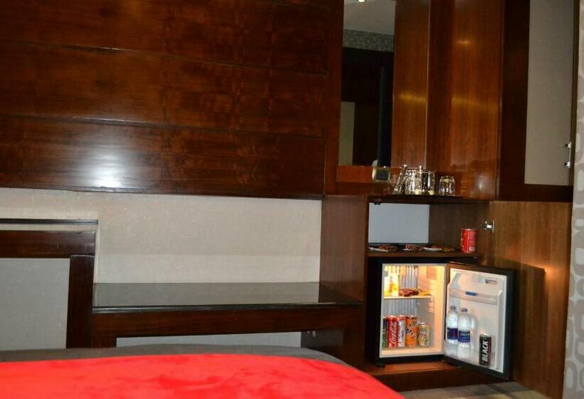 سوییت جونیور, Sun City Hotel   The Gabriel