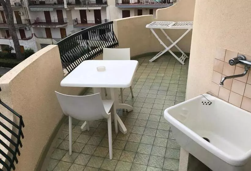آپارتمان 1 خوابه با چشمانداز استخر, Villa Nettuno Residence