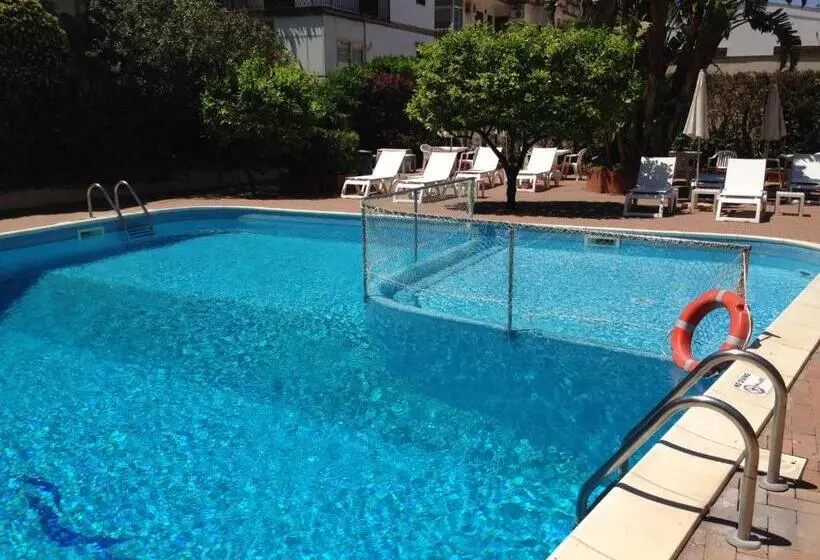 آپارتمان 1 خوابه با چشمانداز استخر, Villa Nettuno Residence