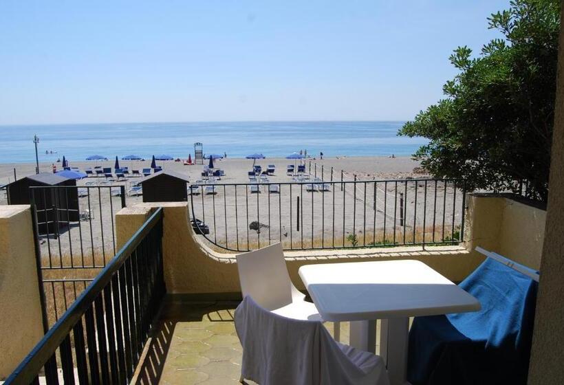 带1个卧室的带海景的公寓, Villa Nettuno Residence
