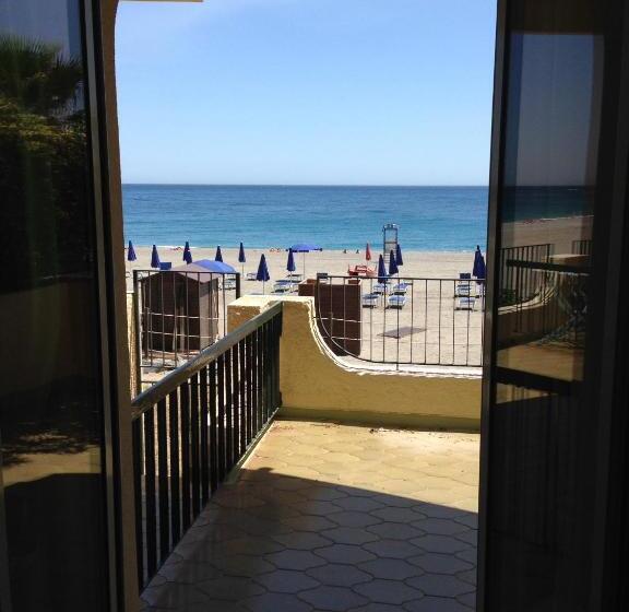 Tengerre néző Standard Stúdió Szoba, Villa Nettuno Residence