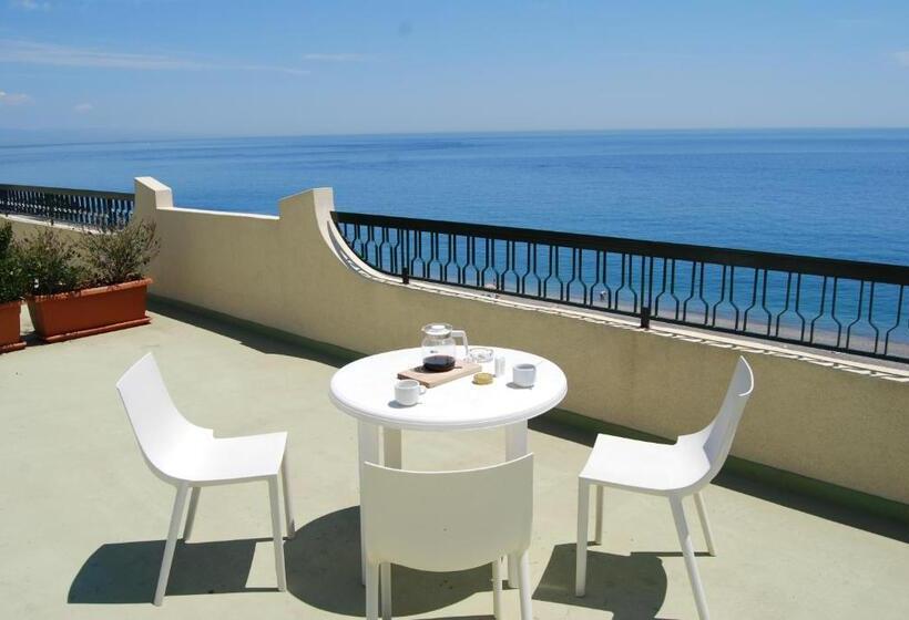 Standard Stúdió Terasszal, Villa Nettuno Residence