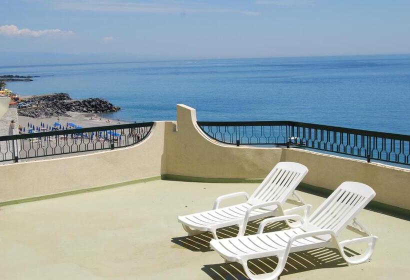 Standard Stúdió Terasszal, Villa Nettuno Residence