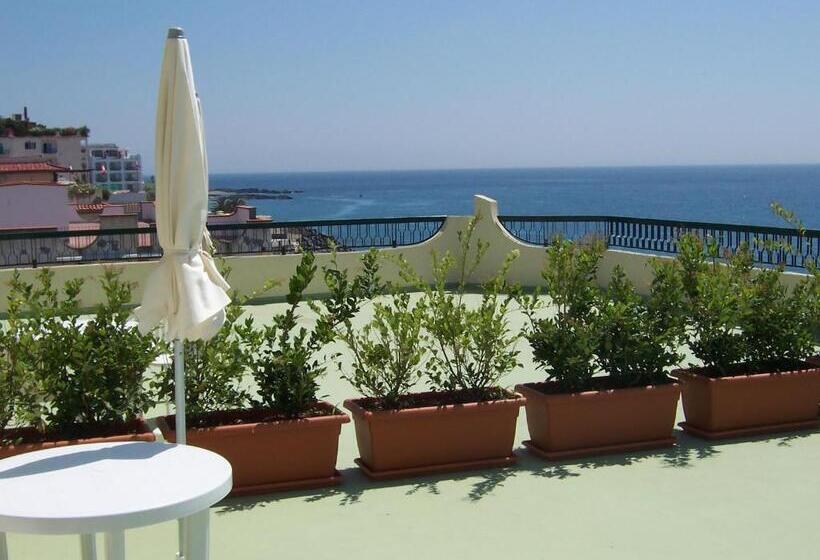 Standard Stúdió Terasszal, Villa Nettuno Residence