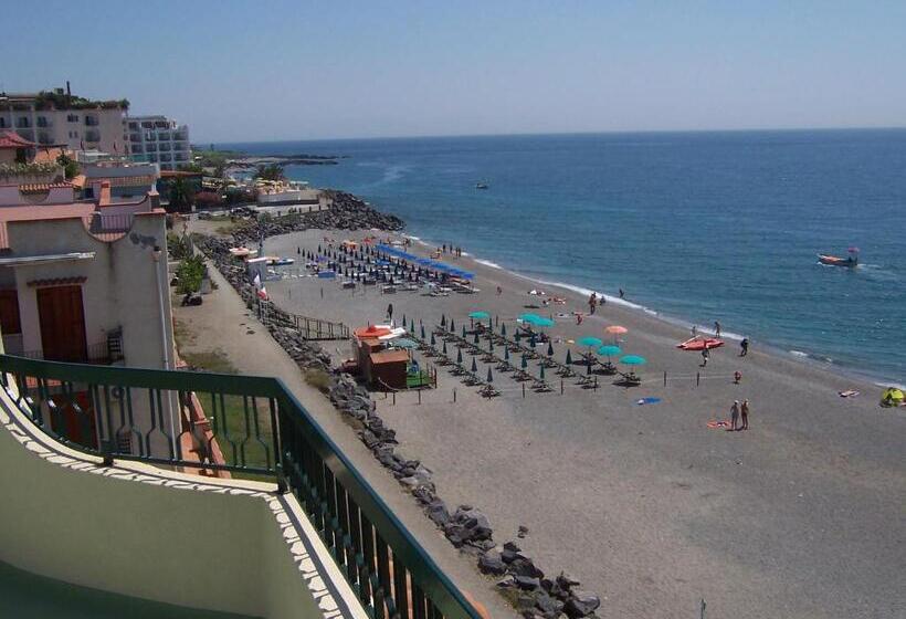 Standard Stúdió Terasszal, Villa Nettuno Residence