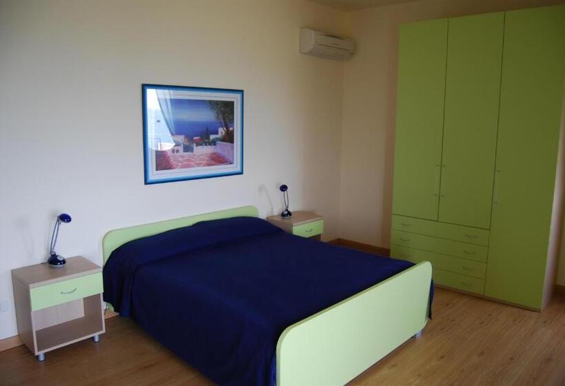 带1个卧室的带海景的公寓, Villa Nettuno Residence