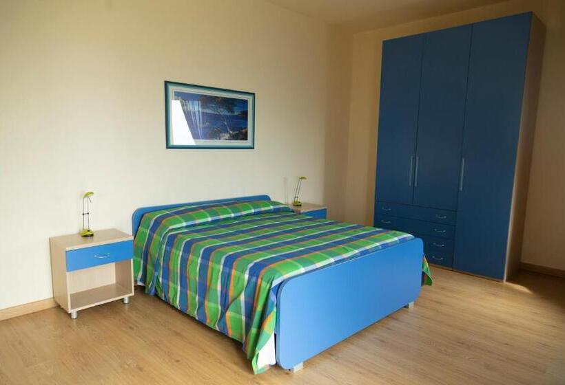 Medencére Néző 1 Szobás Apartman, Villa Nettuno Residence